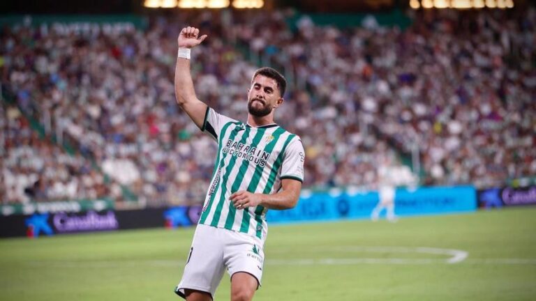 El Real Oviedo y el Elche tientan a Jacobo, segundo máximo artillero del Córdoba CF