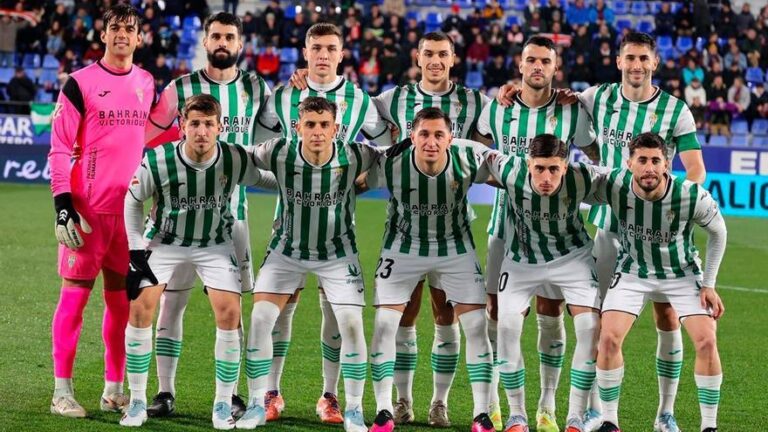 Carlos Isaac, el mejor del Córdoba CF en su épica victoria ante el Huesca