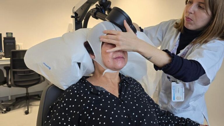 EMTr: así es el tratamiento contra la depresión y el tabaquismo que está revolucionando la salud mental