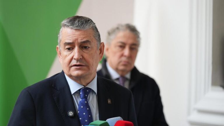 Antonio Sanz enmarca la investigación por los contratos del SAS en Córdoba a la «estrategia electoral desesperada» del PSOE-A