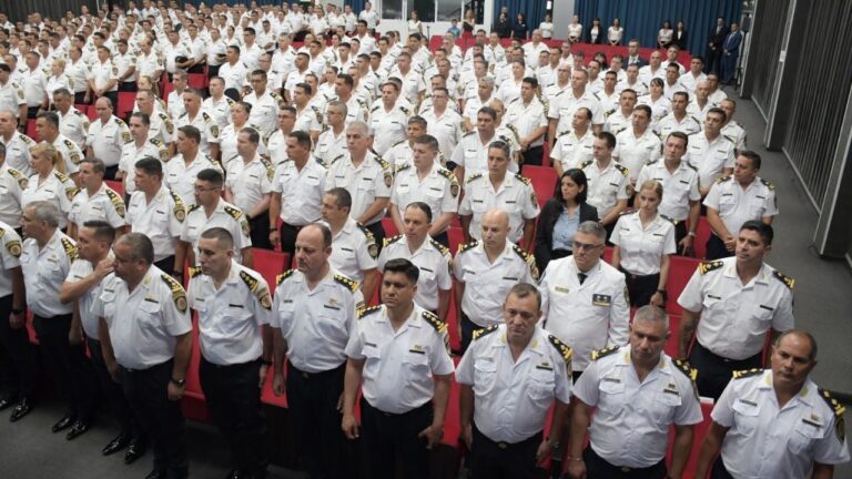 Reconocieron a 379 policías ascendidos durante 2026
