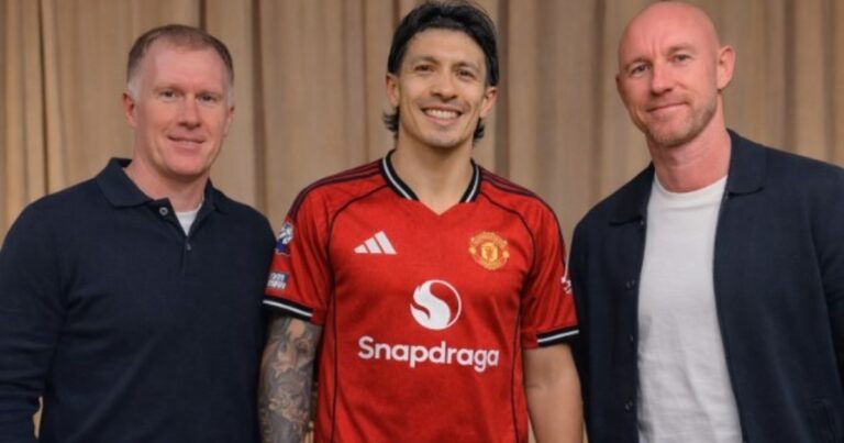 Paul Scholes y Nicky Butt le contestaron a Licha Martínez dos días después del clásico de Manchester, qué le dijeron ahora?