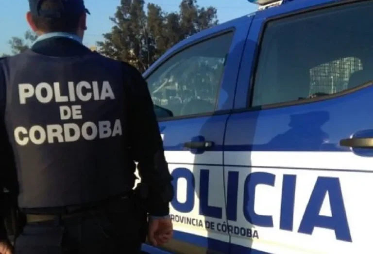 Cuatro hombres fueron aprehendidos por un hurto en un kiosco de Villa Carlos Paz