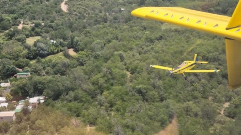 Dos aviones hidrantes recorrieron Córdoba ante peligro extremo de incendios