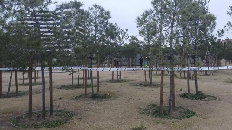Encuentran el cadáver de un hombre con signos de violencia en un parque de Madrid