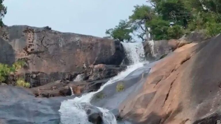 Usó una cascada como tobogán y murió: tragedia en Bariloche
