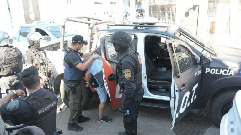 Detuvieron a un hombre armado durante el operativo por el partido de Belgrano