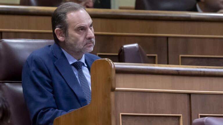 Qué podría cobrar Ábalos tras dejar el acta y jubilarse? Todas las claves