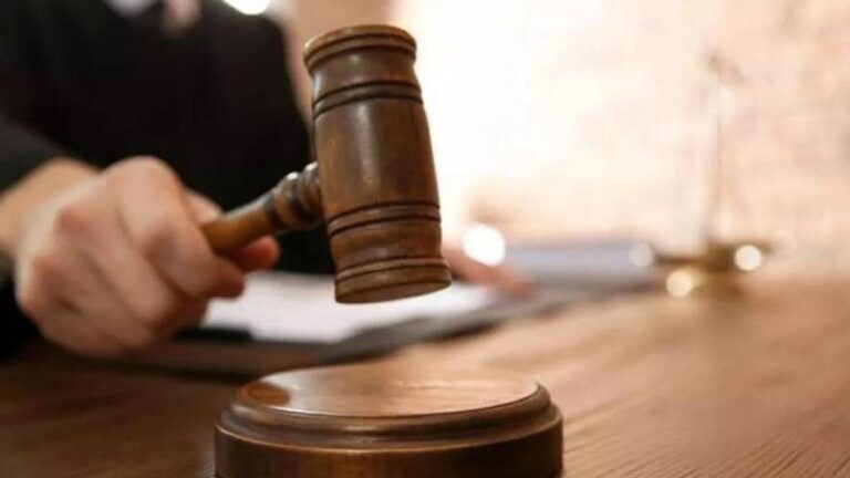 Cuatro años de cárcel por provocar un accidente en una carretera de Córdoba con su mujer e hijas en el coche