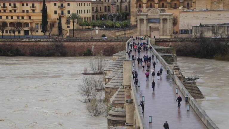 Peligro de desbordamiento: los ríos Guadalquivir, Genil, Anzur y Cabra superan el umbral rojo