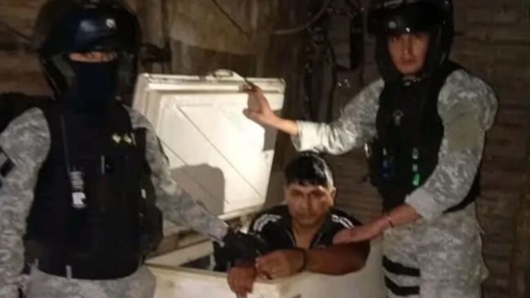 Violó la prisión domiciliaria y lo encontraron escondido en un freezer