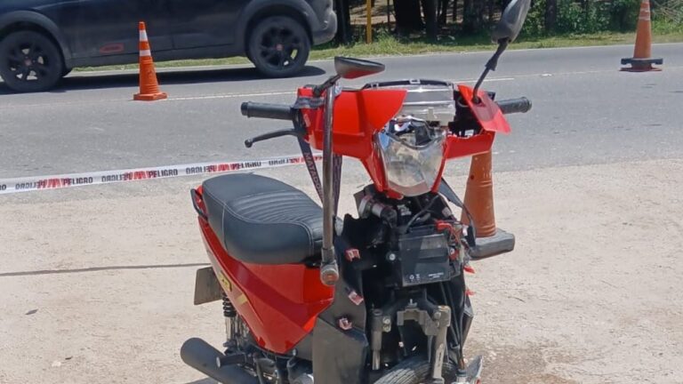 Fuerte choque en la Ruta 14 de Mayu Sumaj dejó dos motociclistas heridos