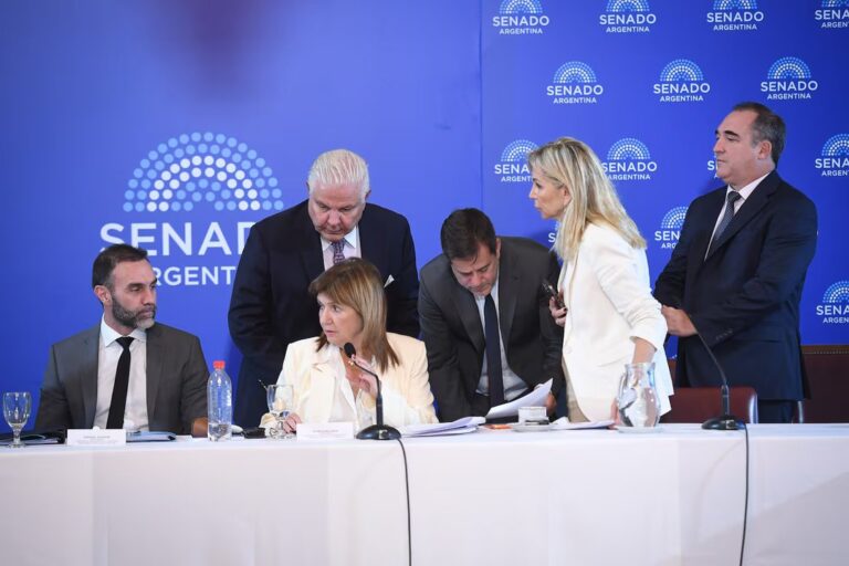 El gobierno afina la reforma laboral y podría ceder en Ganancias