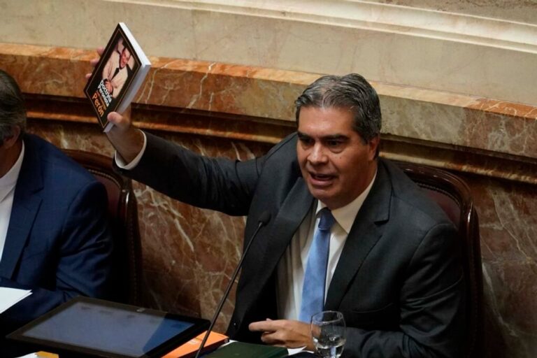 El Senado votó derogar el Estatuto del Periodista con cruces picantes