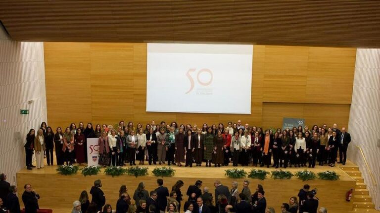 El Colegio El Encinar celebra su 50 aniversario con un homenaje a las familias cordobesas