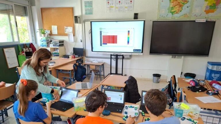 Seis centros innovan en programación y robótica para mejorar su entorno