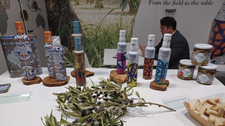 El aceite de oliva busca alternativas a la interrupción del comercio en Oriente Medio