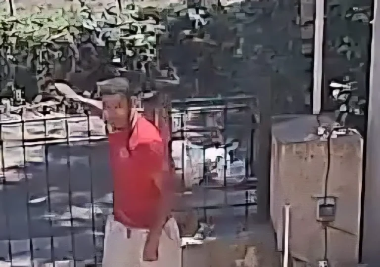 Carlos Paz: Entró mientras estaban en casa y escapó tras amenazar con un revólver (Video)