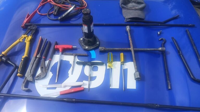 Detenido tras dañar un comercio y ser encontrado en un auto con pedido de secuestro
