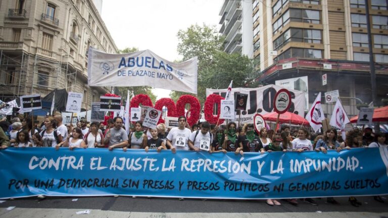 Referentes argentinas llevan a Europa su preocupación por los retrocesos a 50 años del golpe