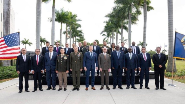 Argentina se comprometió a luchar contra el narcoterrorismo en cumbre convocada por Estados Unidos