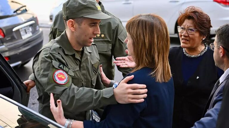Bullrich se reunió con el gendarme Gallo y cuestionó a la AFA por intentar apropiarse de su liberación