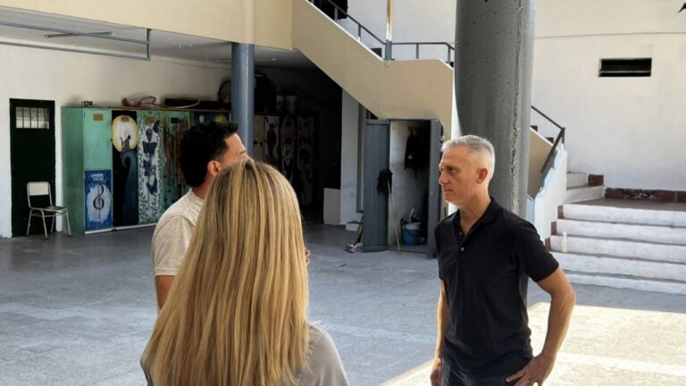 Pintan y ponen en valor el edificio del IPEM 365 René Favaloro