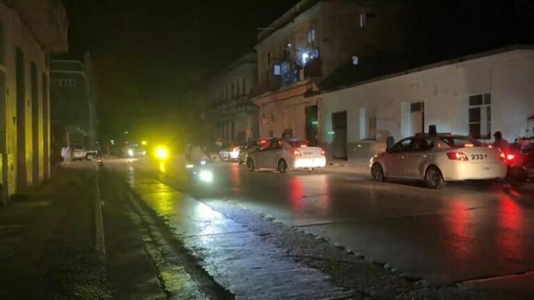 Cuba presenta su apertura económica en medio de una situación desesperante