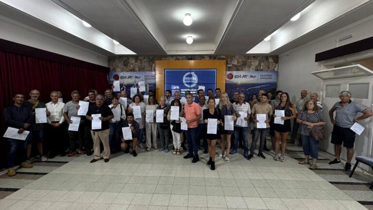 Carlos Paz: El municipio hizo entrega de nuevas licencias de taxi