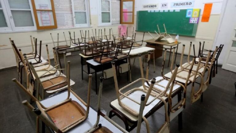 El Gobierno de Córdoba pide levantar el paro docente y continuar el diálogo salarial
