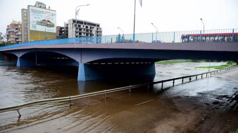 Córdoba: corte total en los tramos bajos de Costanera