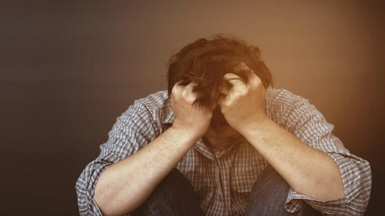 Ocho de cada 10 ausencias al trabajo por salud mental están relacionadas con problemas laborales