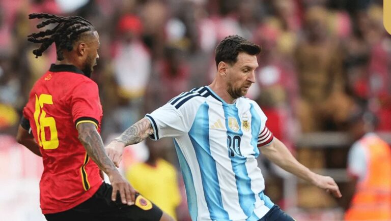 La Selección Argentina disputa un partido amistoso ante Mauritania en el estadio La Bombonera.