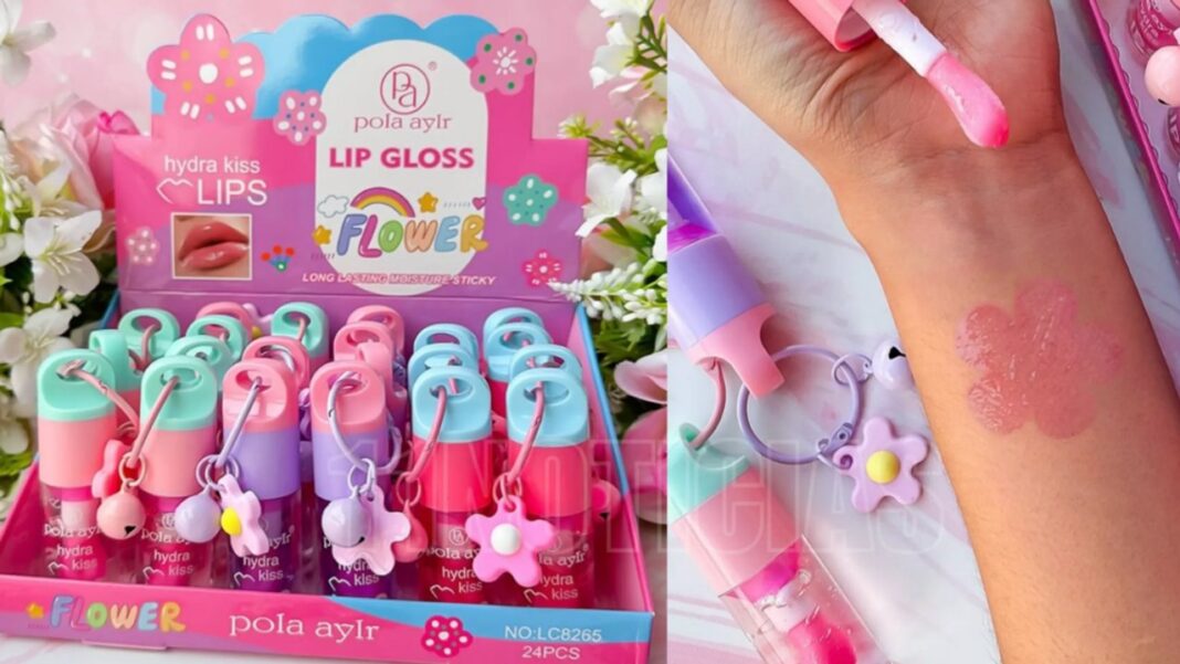 Ilustración de productos de cosmética infantil como labiales y sombras, con el logo de la ANMAT superpuesto.