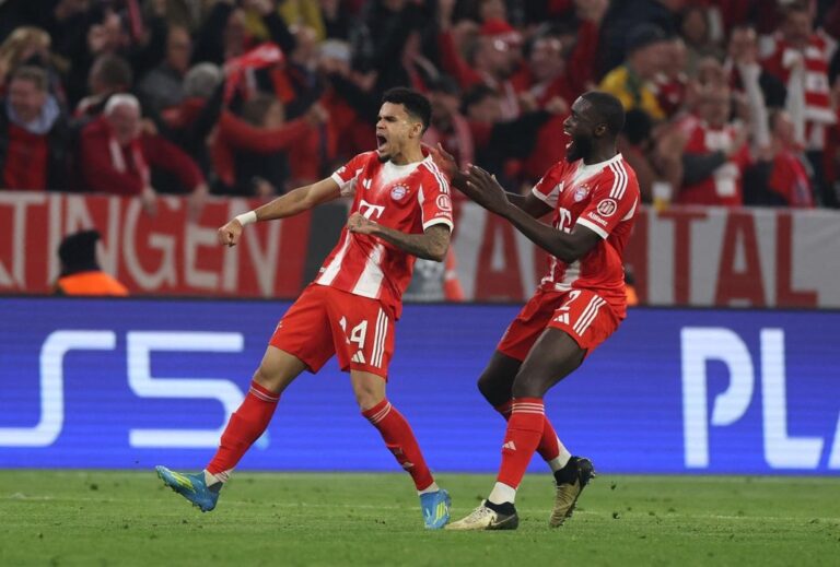 Jugadores del Bayern Múnich celebran un gol durante el partido contra el Real Madrid en la Champions League.