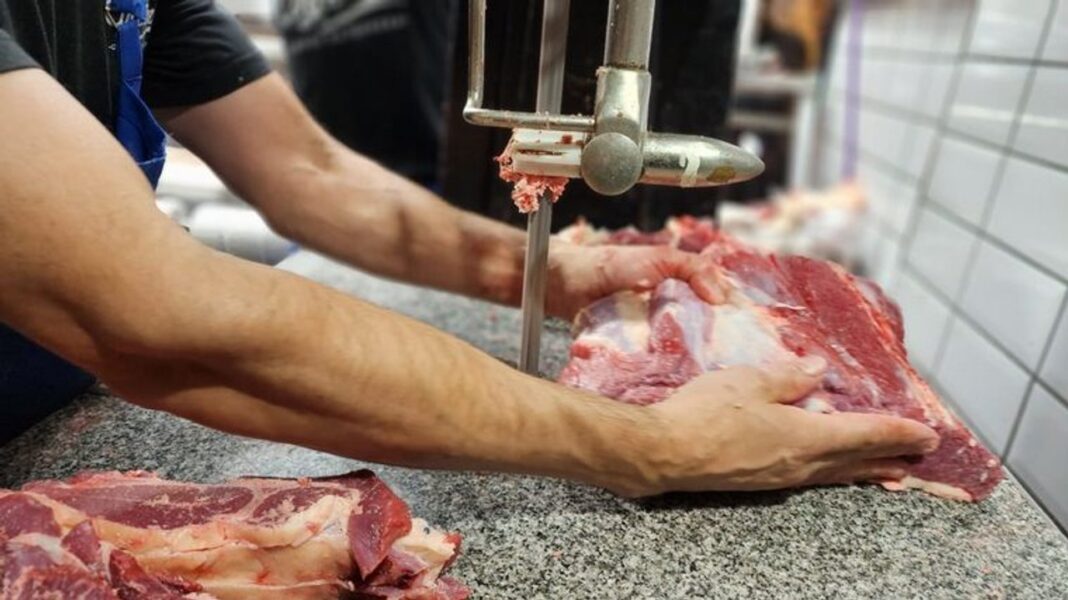 Gráfico ilustrativo del descenso en el consumo de carne vacuna en Argentina en los últimos años.