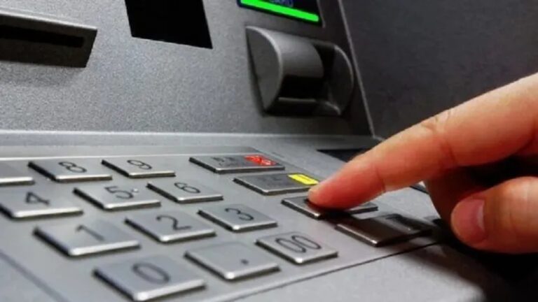 Cajero automático en Córdoba con fallo judicial sobre extracciones fraudulentas
