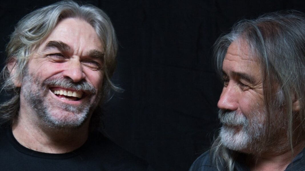 Artistas en el escenario del Teatro Comedia durante el homenaje a 'Tonos y Toneles'