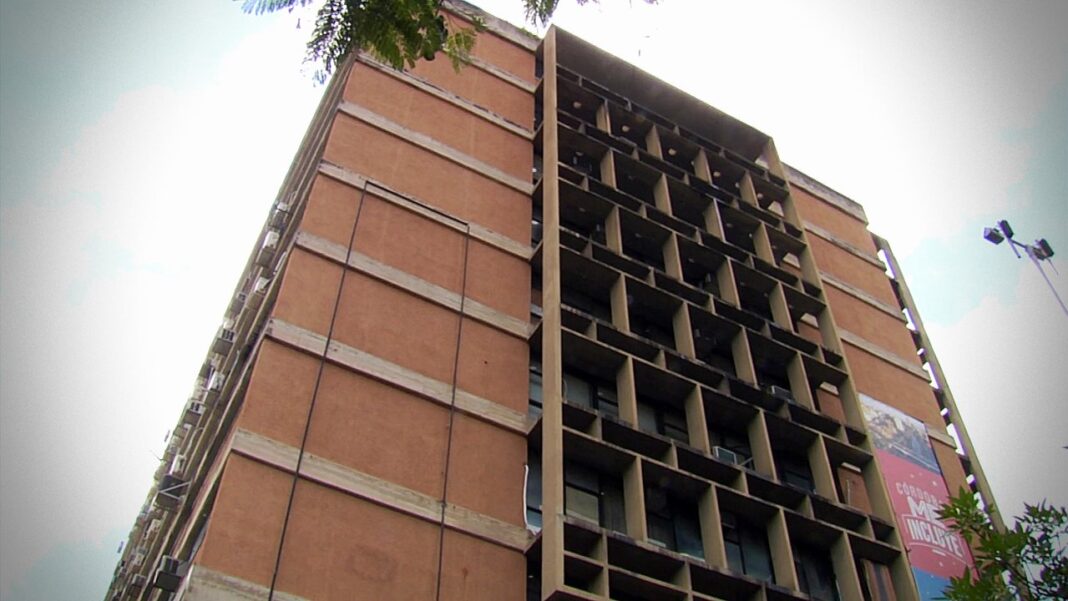 Captura de pantalla ilustrativa de la aplicación Mi Docta en un teléfono móvil, con el logo de la Municipalidad de Córdoba.