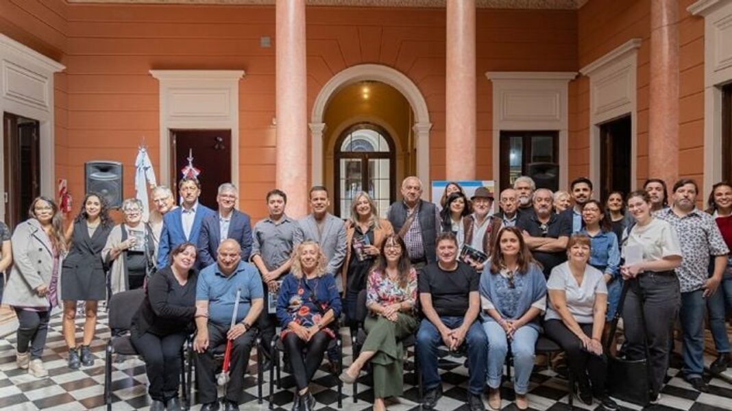 Presentación del Premio Literario Provincia de Córdoba 2026, dedicado a la poesía.