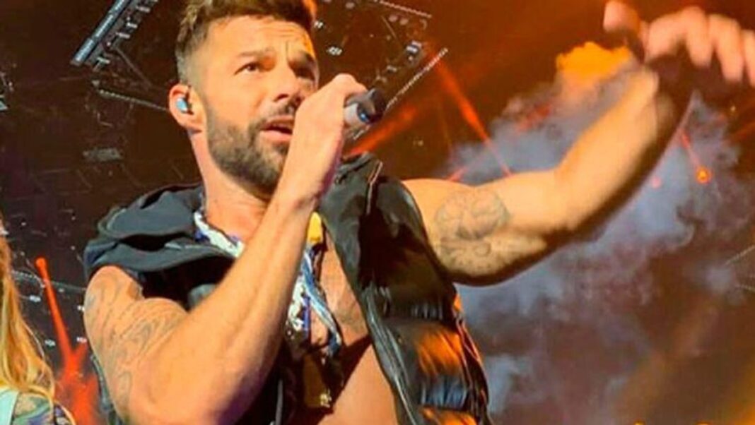 Ricky Martin durante su presentación en el escenario del Estadio Kempes en Córdoba.