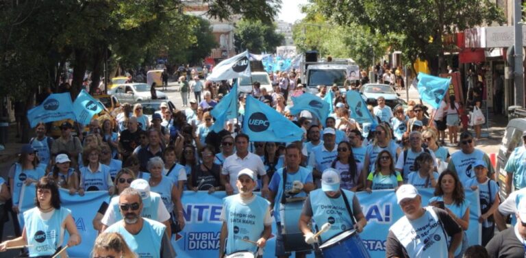 Asamblea de docentes de la UEPC en la provincia de Córdoba