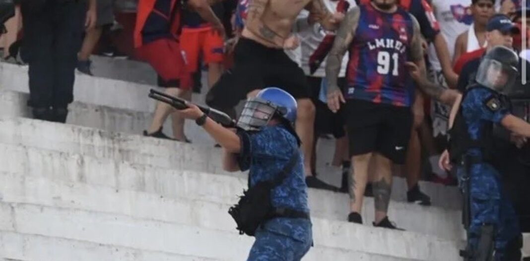 Estadio Defensores del Chaco durante el partido suspendido entre Olimpia y Cerro Porteño.