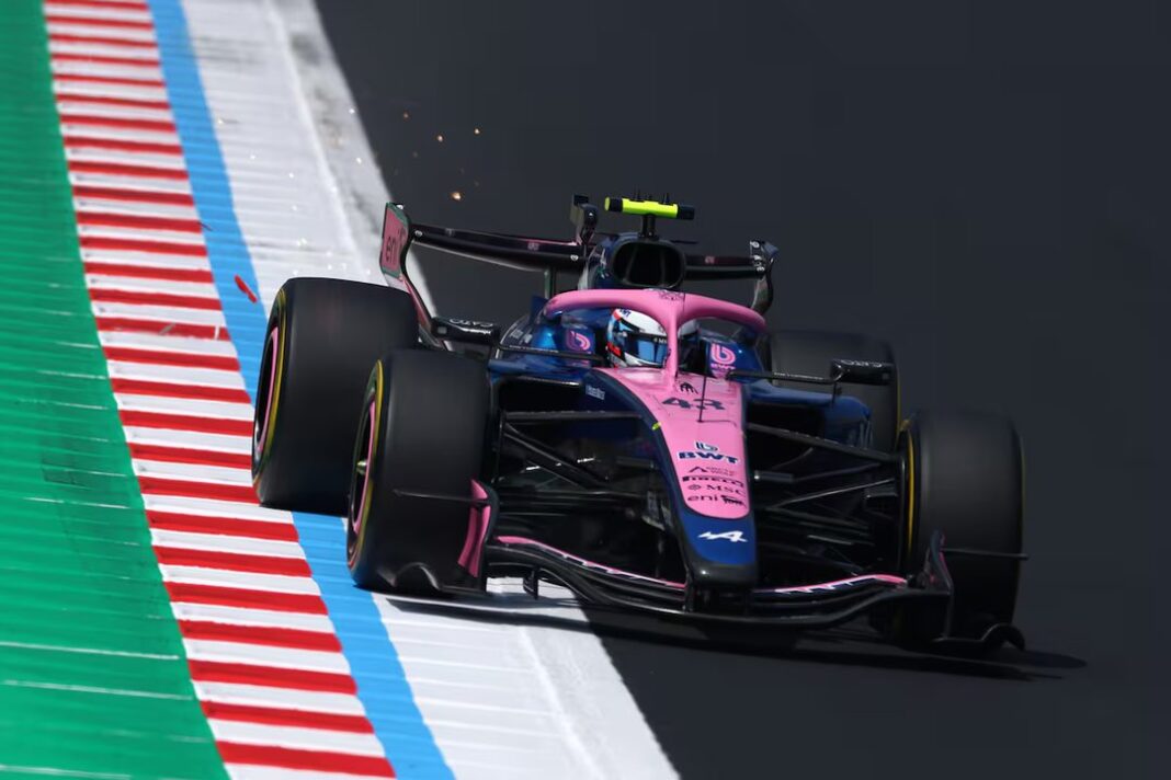 Franco Colapinto en el circuito de Miami con el auto de Alpine