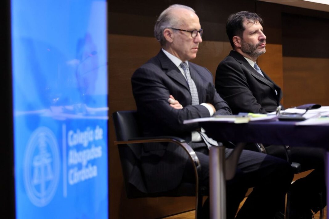 Carlos Rosenkrantz durante su conferencia en el Colegio de Abogados de Córdoba