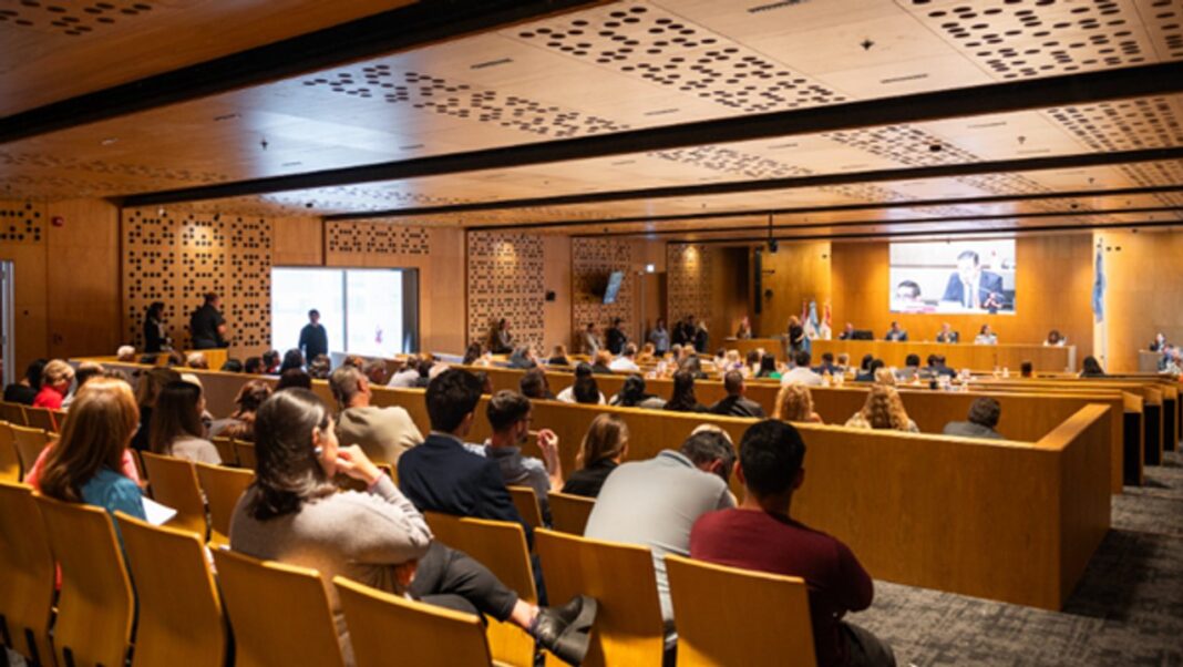 Concejo Deliberante de Córdoba trata regulación de naranjitas