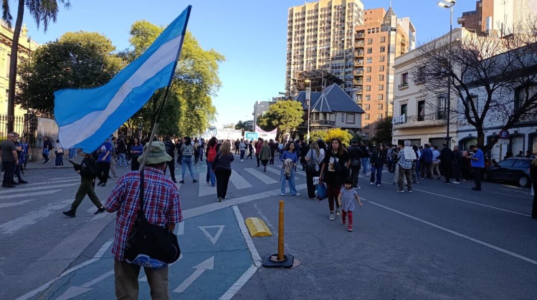Marcha Federal Universitaria en Córdoba con estudiantes y docentes