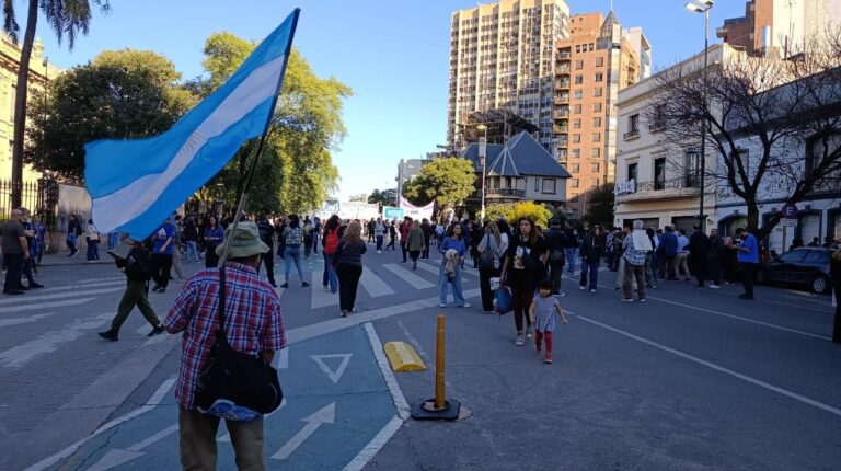 Marcha Federal Universitaria en Córdoba con estudiantes y docentes