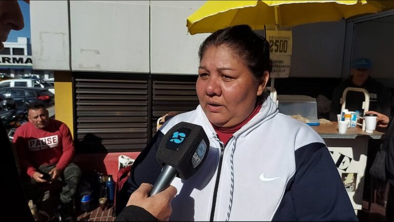 Mamá de Guadalupe hablando tras la cirugía de su hija en el Hospital Infantil
