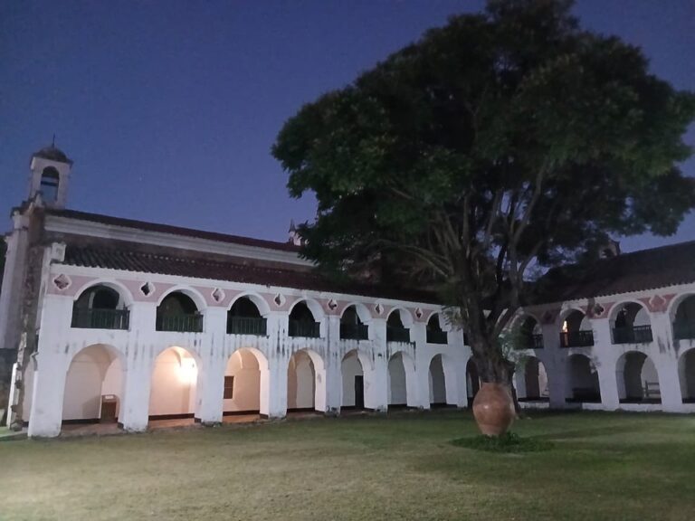 Fachada de la Estancia de Jesús María, museo nacional en Córdoba